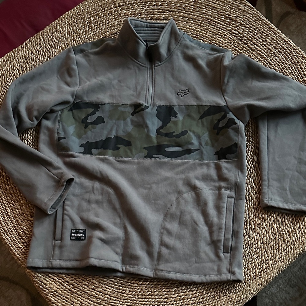 Fox Gray and Camouflage Quarter-Zip Pullover XL
